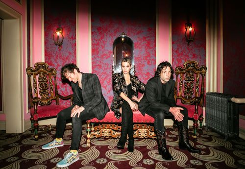 Site Favorite The Vindys Shine in New “Bugs” Video – Ear To The Ground ...